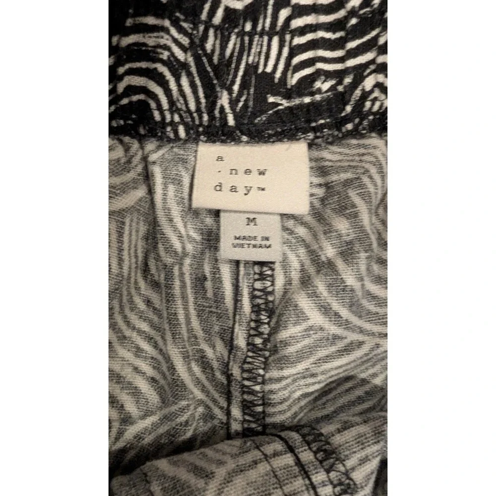 2 Pairs Target Linen‎ Blend Sz M Shorts Sun Print & Wave Print Elastic Waist